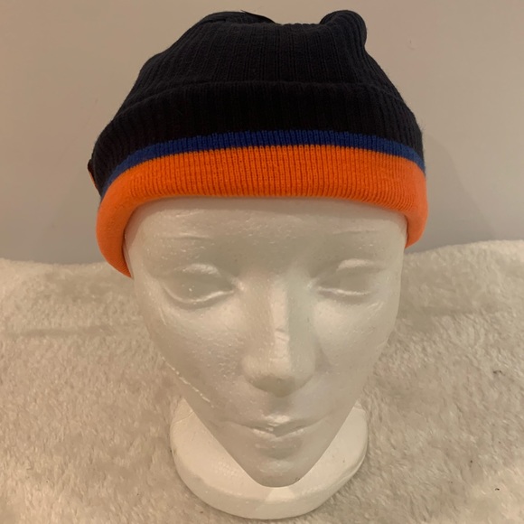 The North Face Reversible Hat - Picture 7 of 8